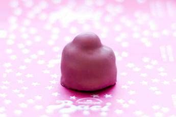 Il Bacio 'si tinge' di rosa Il Bacio 'si tinge' di rosa
