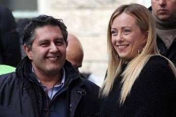 Toti lancia fusione Fi-Fdi, ma Meloni frena Toti lancia fusione Fi-Fdi, ma Meloni frena
