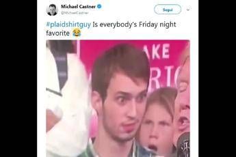 Smorfie durante comizio Trump, 17enne diventa star Smorfie durante comizio Trump, 17enne diventa star