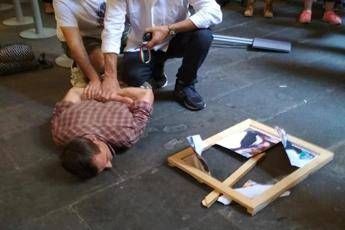 Marina Abramovic aggredita a Firenze