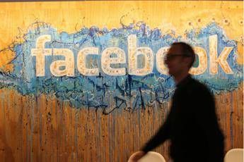 Usa al voto, Facebook blocca account sospetti Usa al voto, Facebook blocca account sospetti