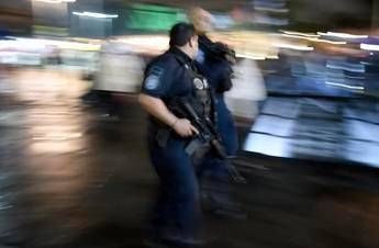 Resti umani nel passeggino, arrestata coppia Resti umani nel passeggino, arrestata coppia