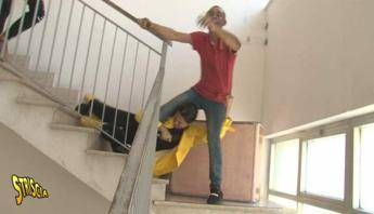 In onda a 'Striscia' il video dell'aggressione a Petyx In onda a 'Striscia' il video dell'aggressione a Petyx