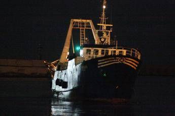 Libia, rilasciati pescherecci italiani sequestrati Libia, rilasciati pescherecci italiani sequestrati