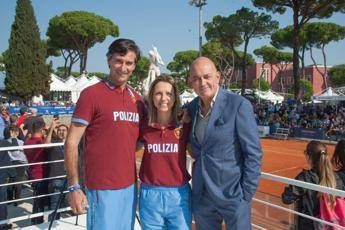 Polizia di Stato all'ottava edizione di 'Tennis&Friends' Polizia di Stato all'ottava edizione di 'Tennis&Friends'