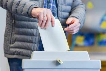 Voto in Assia, proiezioni: crollo Cdu, volano i Verdi Voto in Assia, proiezioni: crollo Cdu, volano i Verdi