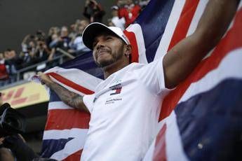 Hamilton 'il martello' alla rincorsa di Schumi Hamilton 'il martello' alla rincorsa di Schumi