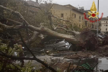 Tromba d'aria a Terracina: un morto e decine di feriti Tromba d'aria a Terracina: un morto e decine di feriti
