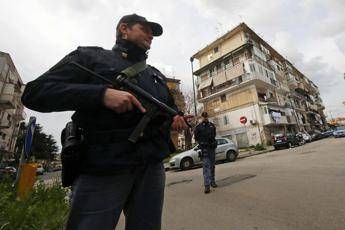 Spari tra la gente, muore 37enne a Napoli Spari tra la gente, muore 37enne a Napoli