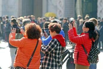 L'Italia piace ai turisti stranieri, +3,2% arrivi. Franceschini: Investire di più L'Italia piace ai turisti stranieri, +3,2% arrivi. Franceschini: Investire di più