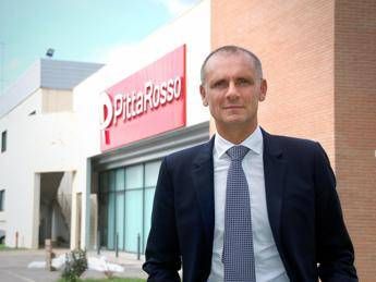 Pittarosso valuterà Borsa non prima del 2017, 53 negozi a fine anno Pittarosso valuterà Borsa non prima del 2017, 53 negozi a fine anno