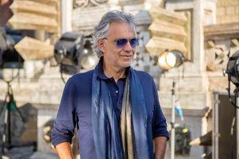 Bocelli cade da cavallo, paura per il tenore Bocelli cade da cavallo, paura per il tenore