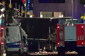 Attentato a Berlino, l'Is rivendica Attentato a Berlino, l'Is rivendica