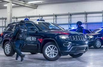 L'Antiterrorismo 'arruola' la Jeep Grand Cherokee L'Antiterrorismo 'arruola' la Jeep Grand Cherokee