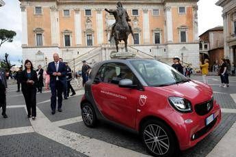 In Campidoglio arriva una Smart 100% elettrica In Campidoglio arriva una Smart 100% elettrica