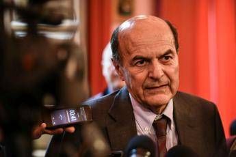 Bersani: I cori 'fuori, fuori'? Ferito di più da chi è stato zitto Bersani: I cori 'fuori, fuori'? Ferito di più da chi è stato zitto