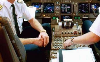 Motore potrebbe spegnersi in volo, chiesto intervento urgente per Boeing 787 Dreamliners Motore potrebbe spegnersi in volo, chiesto intervento urgente per Boeing 787 Dreamliners