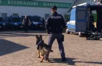 Droni e cani poliziotto: le esercitazioni della polizia a Porta di Roma /Video Droni e cani poliziotto: le esercitazioni della polizia a Porta di Roma /Video