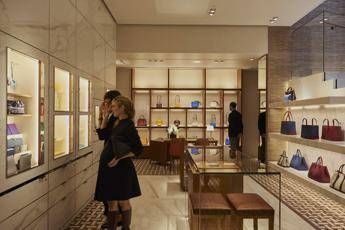 Hermès riparte da Roma, inaugurata la boutique più grande d'Italia Hermès riparte da Roma, inaugurata la boutique più grande d'Italia