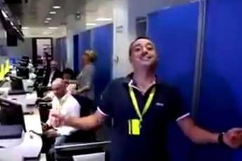 'Andiamo a lavorare', ufficio postale di Napoli s'inventa lo spot /Video 'Andiamo a lavorare', ufficio postale di Napoli s'inventa lo spot /Video