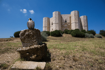 Castel del Monte, geometria perfetta e armonia dei numeri Castel del Monte, geometria perfetta e armonia dei numeri