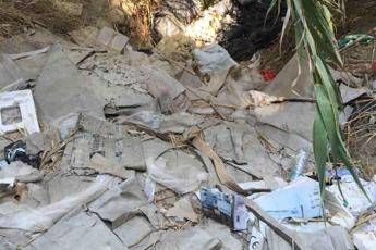 Roma, la denuncia: Per il Tevere ormai è emergenza igienico-sanitaria /Foto Roma, la denuncia: Per il Tevere ormai è emergenza igienico-sanitaria /Foto