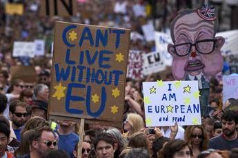 Brexit e i britannici in Italia: Rischio espulsione, non vogliamo andare come pecore al macello Brexit e i britannici in Italia: Rischio espulsione, non vogliamo andare come pecore al macello