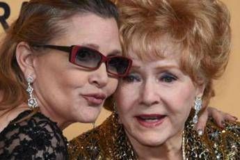 Debbie Reynolds e Carrie Fisher sepolte insieme a Los Angeles Debbie Reynolds e Carrie Fisher sepolte insieme a Los Angeles
