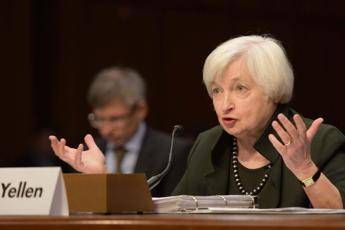 Fed, niente stretta sui tassi ma sarà entro l'anno. Stime di crescita al ribasso Fed, niente stretta sui tassi ma sarà entro l'anno. Stime di crescita al ribasso