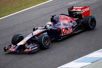 Kvyat leader davanti a Raikkonen nelle seconde libere del Gp di Singapore Kvyat leader davanti a Raikkonen nelle seconde libere del Gp di Singapore