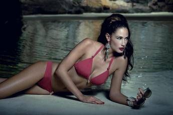 I costumi di Anne Garcia, il Brasile che conquista Dubai I costumi di Anne Garcia, il Brasile che conquista Dubai