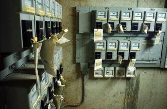 Elettricità, Consumatori: Restituire soldi a chi ha pagato di più Elettricità, Consumatori: Restituire soldi a chi ha pagato di più