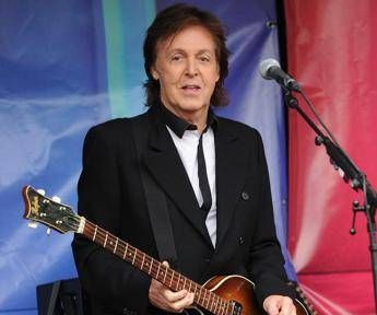 Paul McCartney reciterà nel quinto episodio di 'Pirati dei Caraibi' Paul McCartney reciterà nel quinto episodio di 'Pirati dei Caraibi'