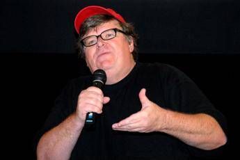 Michael Moore: Trump ci farà uccidere Michael Moore: Trump ci farà uccidere