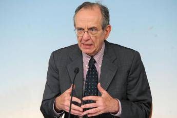 Def, Padoan assicura: Non sarà una manovra elettorale Def, Padoan assicura: Non sarà una manovra elettorale