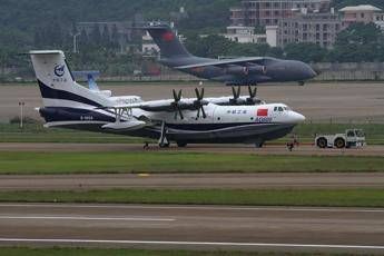 Testato l'aereo anfibio più grande del mondo Testato l'aereo anfibio più grande del mondo