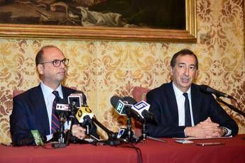 http://www.adnkronos.com/rf/image_size_400x300/Pub/AdnKronos/Assets/Immagini/Redazionale/A/Alfano_Sala_Fg_19112016.jpg