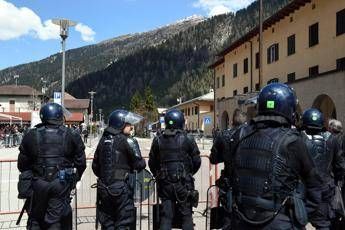 Migranti, l'Austria blinda i confini Migranti, l'Austria blinda i confini