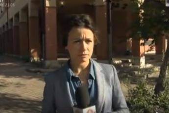 Vattene o ti uccidiamo, troupe di 'Agorà' minacciata di morte a Tor Bella Monaca a Roma /Video Vattene o ti uccidiamo, troupe di 'Agorà' minacciata di morte a Tor Bella Monaca a Roma /Video