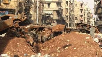 Aleppo est al collasso, 250mila persone allo stremo Aleppo est al collasso, 250mila persone allo stremo