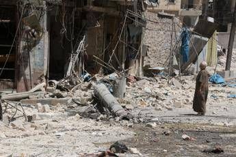 Aleppo sotto attacco, oltre 30 civili uccisi durante i raid Aleppo sotto attacco, oltre 30 civili uccisi durante i raid