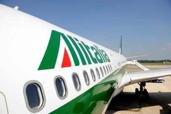 Alitalia, Lupi: “No trattativa all’infinito, entro metà luglio tirare le somme” Alitalia, Lupi: “No trattativa all’infinito, entro metà luglio tirare le somme”