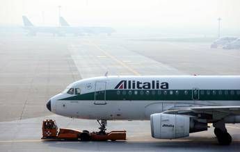 Alitalia, i sindacati: Le posizioni sono distanti, la trattativa è complicata Alitalia, i sindacati: Le posizioni sono distanti, la trattativa è complicata
