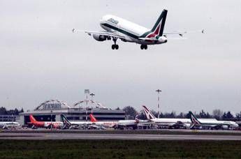 Alitalia, 15 giorni per trovare acquirenti Alitalia, 15 giorni per trovare acquirenti