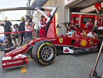 Gp Silverstone, Rosberg conquista una pole 'pazza' e la Ferrari affonda Gp Silverstone, Rosberg conquista una pole 'pazza' e la Ferrari affonda