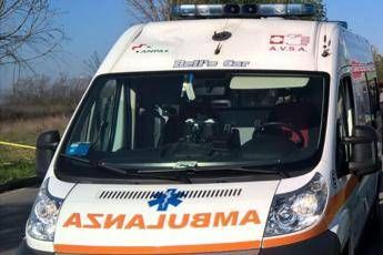 Scontro tra pullman turisti e camion: un morto Scontro tra pullman turisti e camion: un morto