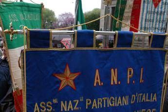 I partigiani si ribellano I partigiani si ribellano
