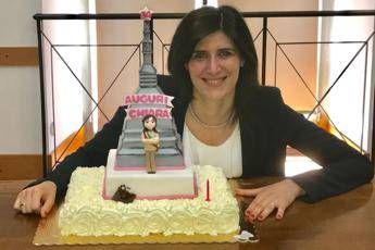 Appendino compie 34 anni, festa con gli assessori Appendino compie 34 anni, festa con gli assessori