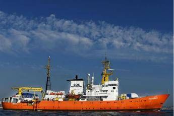 Aquarius fa rotta verso Marsiglia Aquarius fa rotta verso Marsiglia