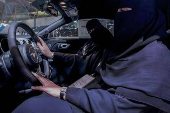 Arabia Saudita, da oggi le donne possono guidare Arabia Saudita, da oggi le donne possono guidare